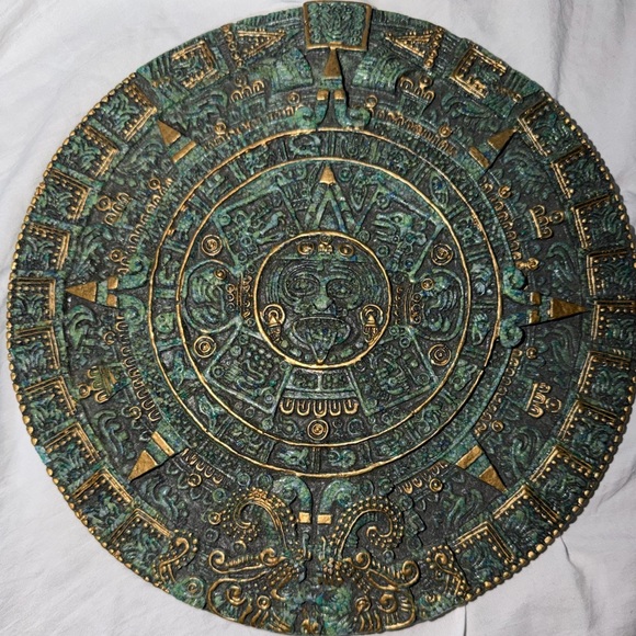 Vintage Aztec Mayan Sun Stone Calendar Wall Plaque - Green & Gold 10" - Picture 5 of 5